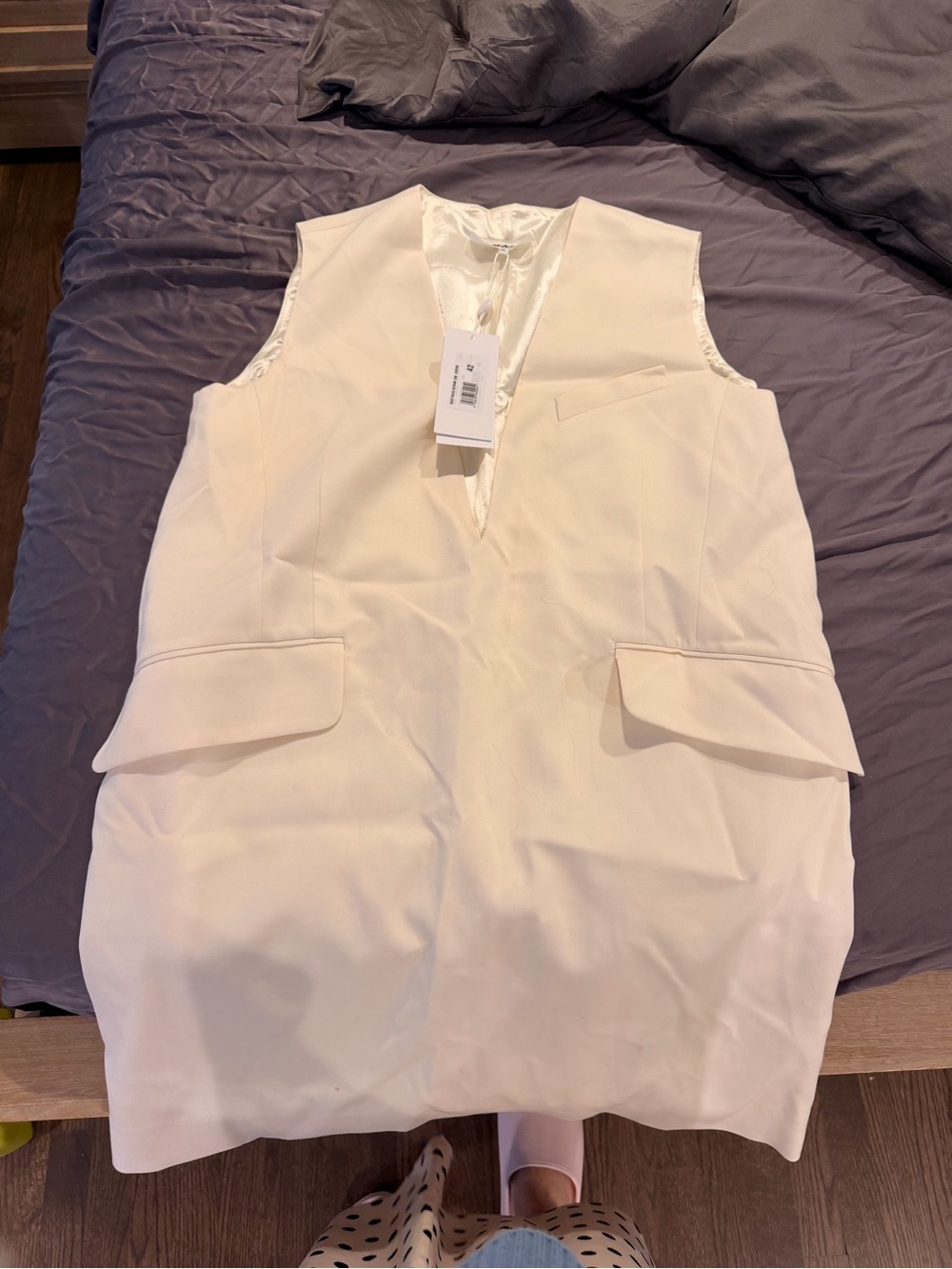 MM6 Maison Martin Margiela Cream Sleeveless V-Neck Shift Dress